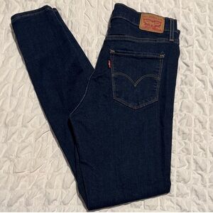 Levi's 720 High Rise Dark Blue High Rise Super Skinny Jeans sz 31
